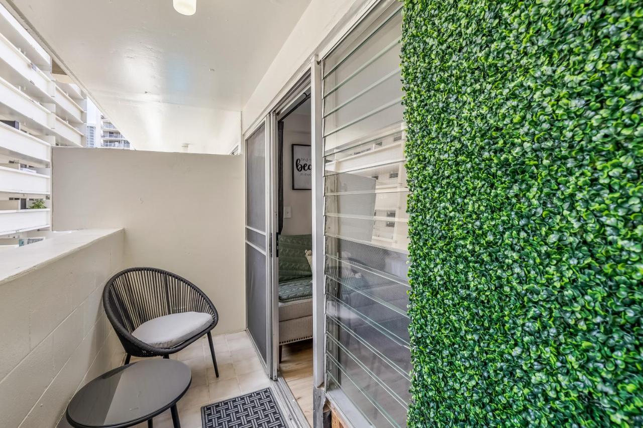 Bright & Cozy Condo Unit With Balcony! Honolulu Extérieur photo