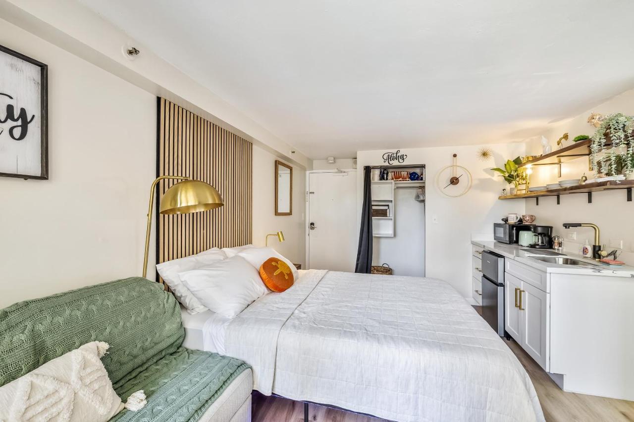 Bright & Cozy Condo Unit With Balcony! Honolulu Extérieur photo
