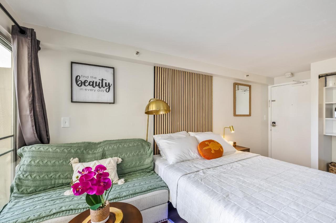 Bright & Cozy Condo Unit With Balcony! Honolulu Extérieur photo